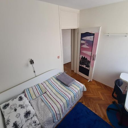 Walnut Apartment - Private Garage ซาราเยโว ภายนอก รูปภาพ