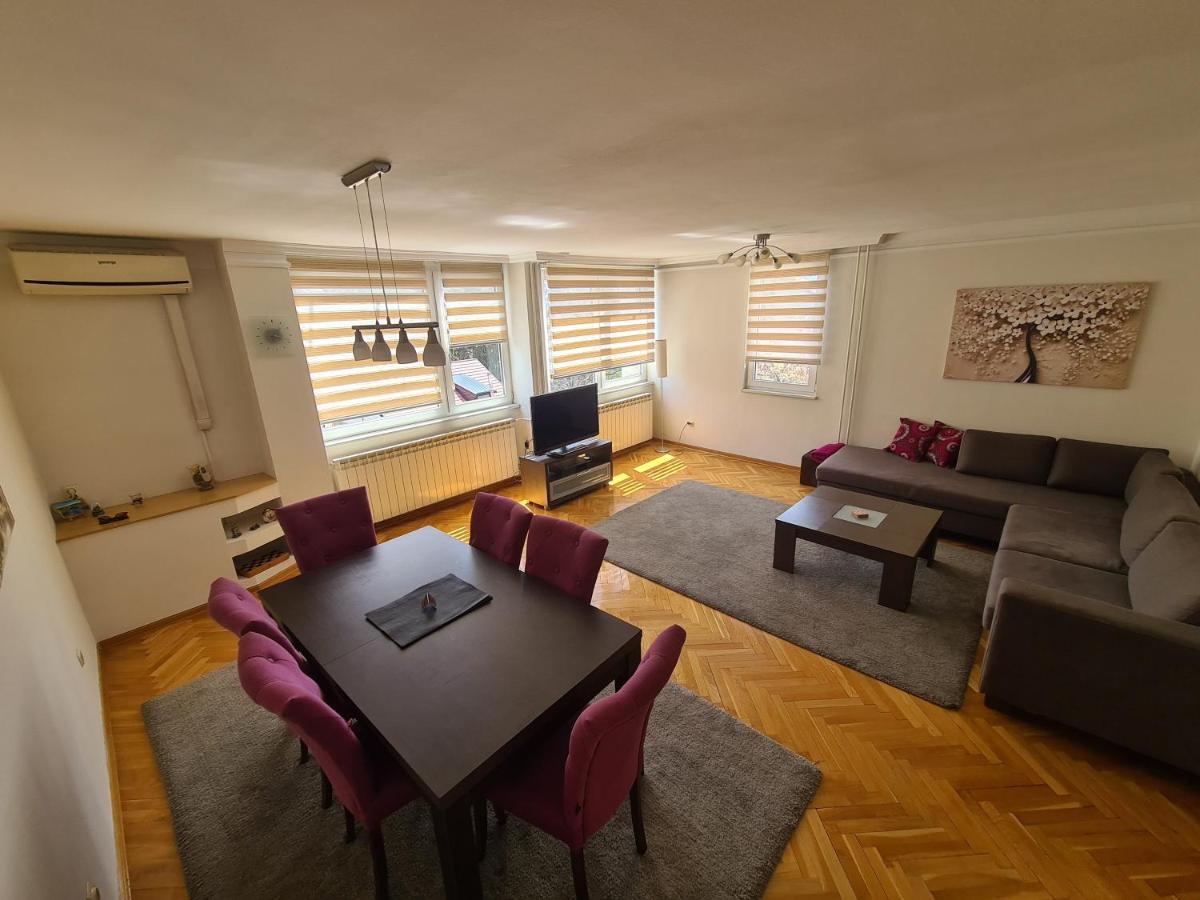 Walnut Apartment - Private Garage ซาราเยโว ภายนอก รูปภาพ