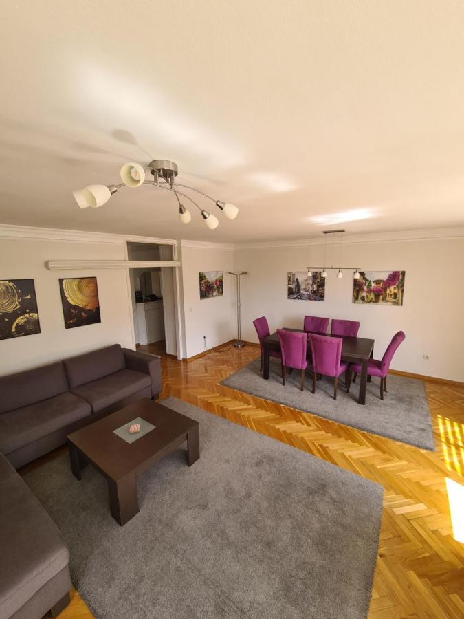 Walnut Apartment - Private Garage ซาราเยโว ภายนอก รูปภาพ