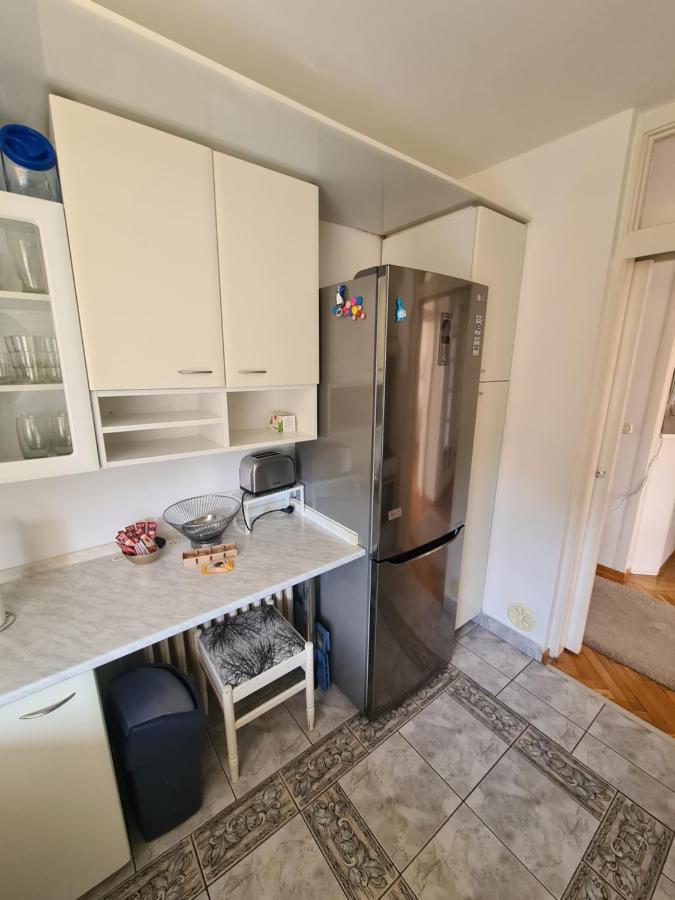 Walnut Apartment - Private Garage ซาราเยโว ภายนอก รูปภาพ