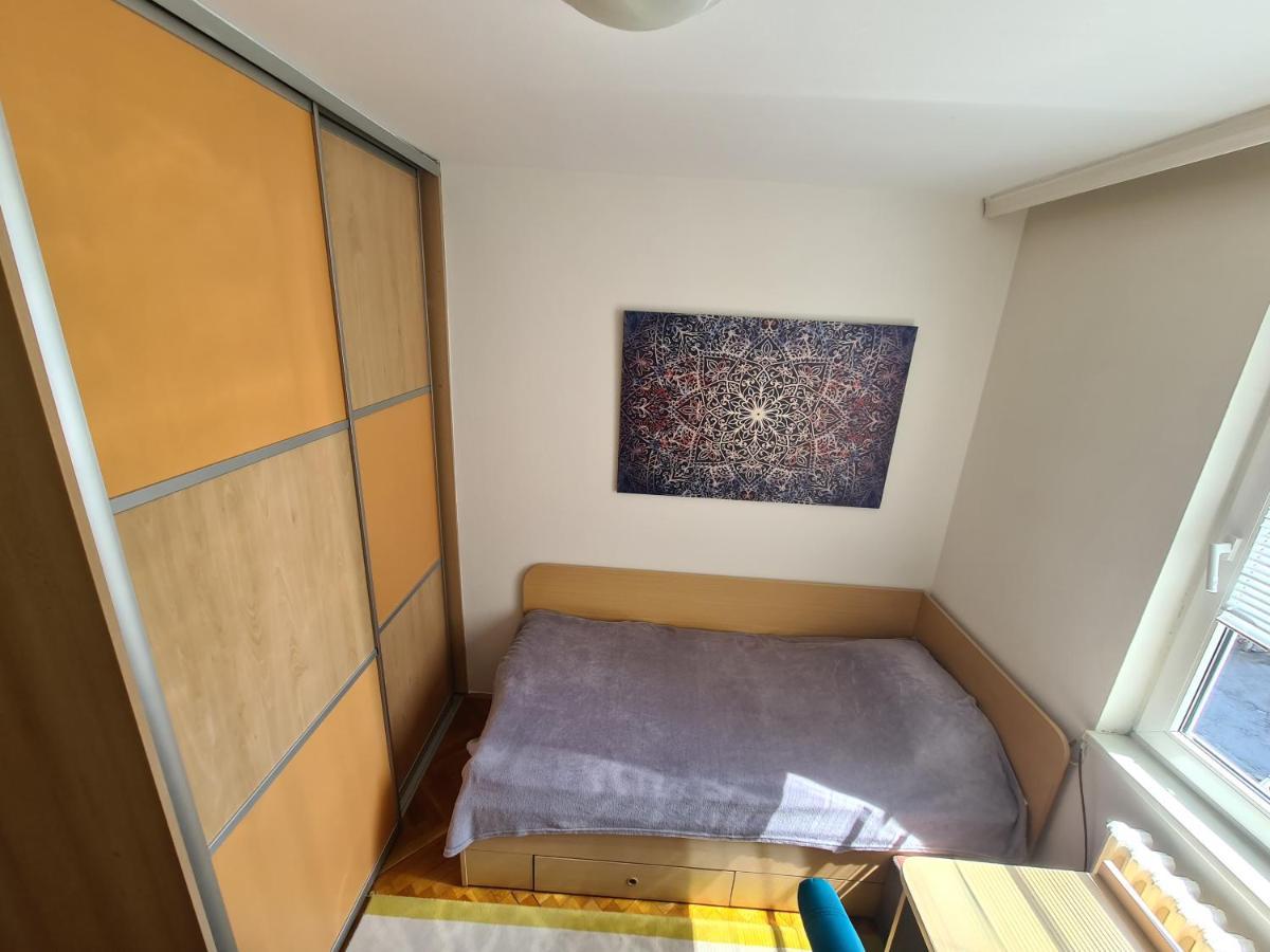 Walnut Apartment - Private Garage ซาราเยโว ภายนอก รูปภาพ